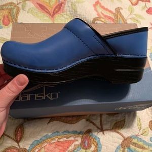 Blue Danskos
